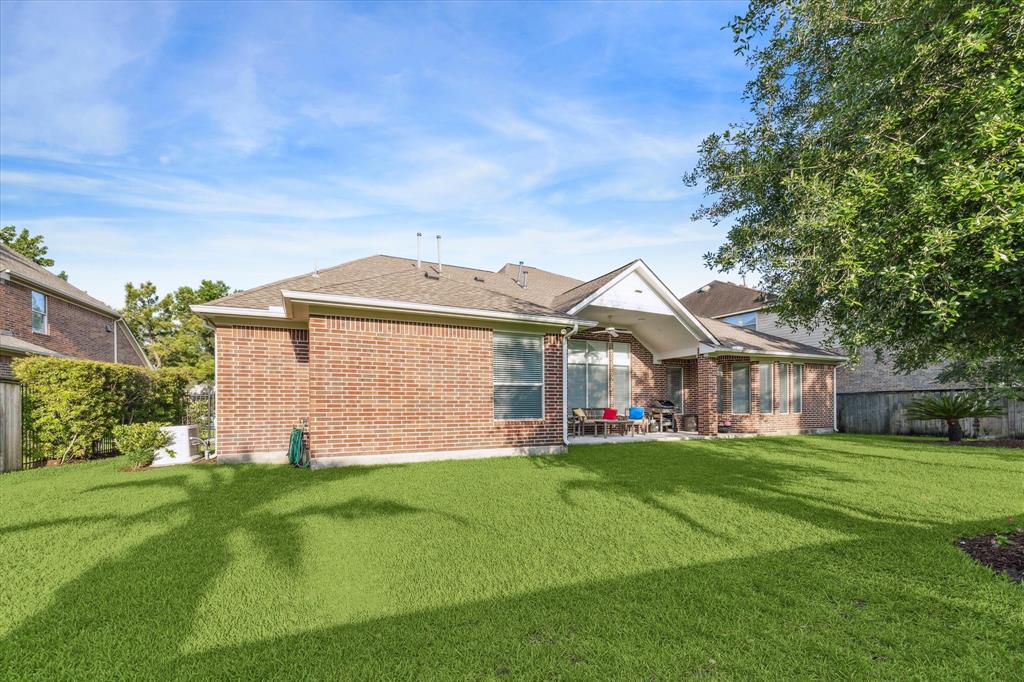 91 W Hullwood Circle, Spring, Texas image 34