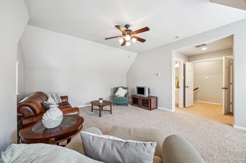 91 W Hullwood Circle, Spring, Texas image 22