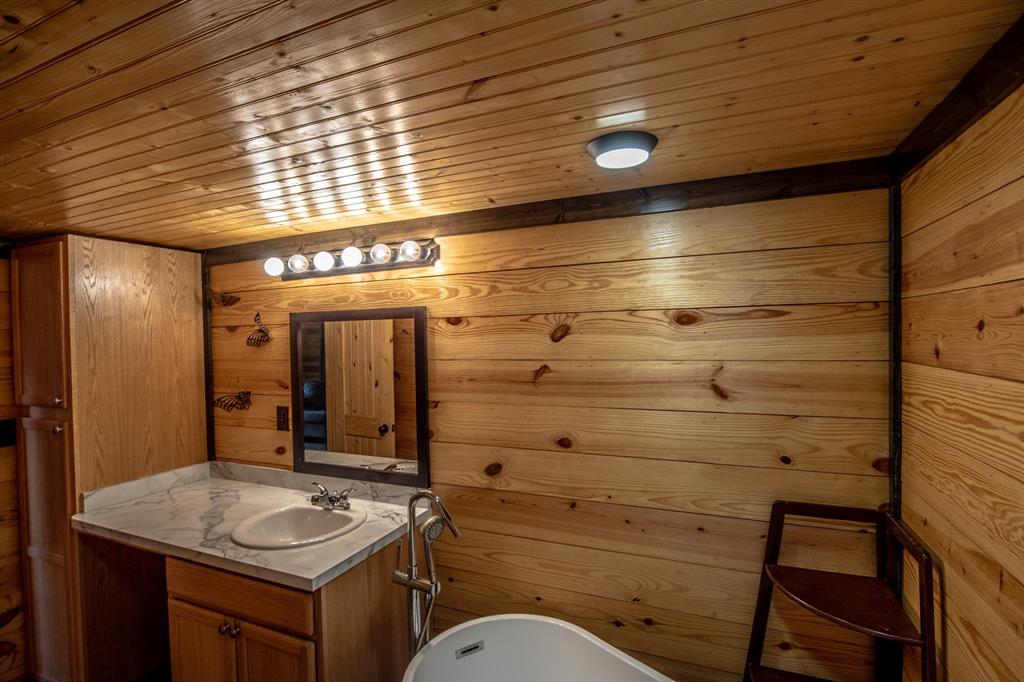 401 Berry Lane, Somerville, Texas image 30