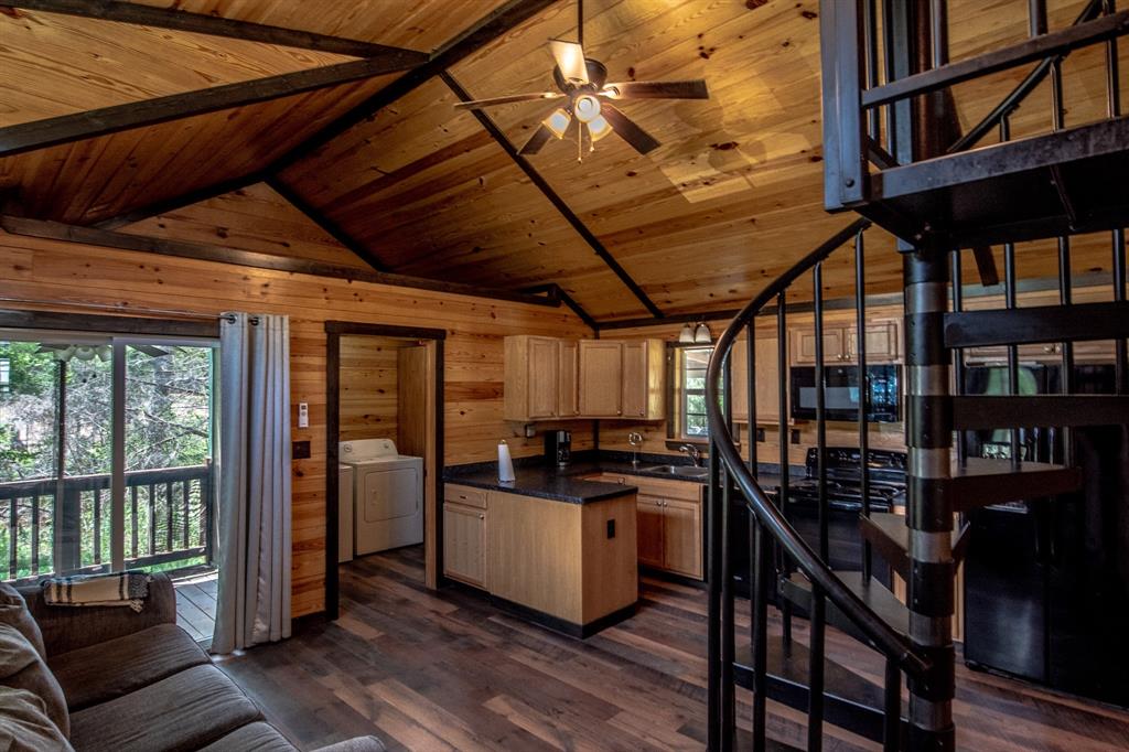 401 Berry Lane, Somerville, Texas image 17