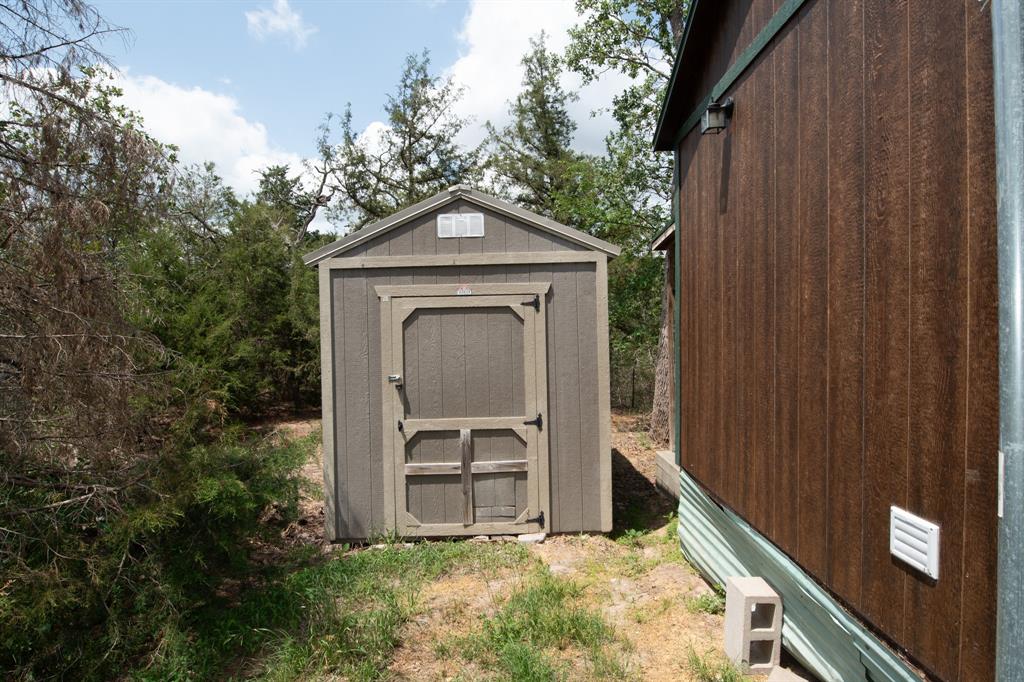 401 Berry Lane, Somerville, Texas image 12