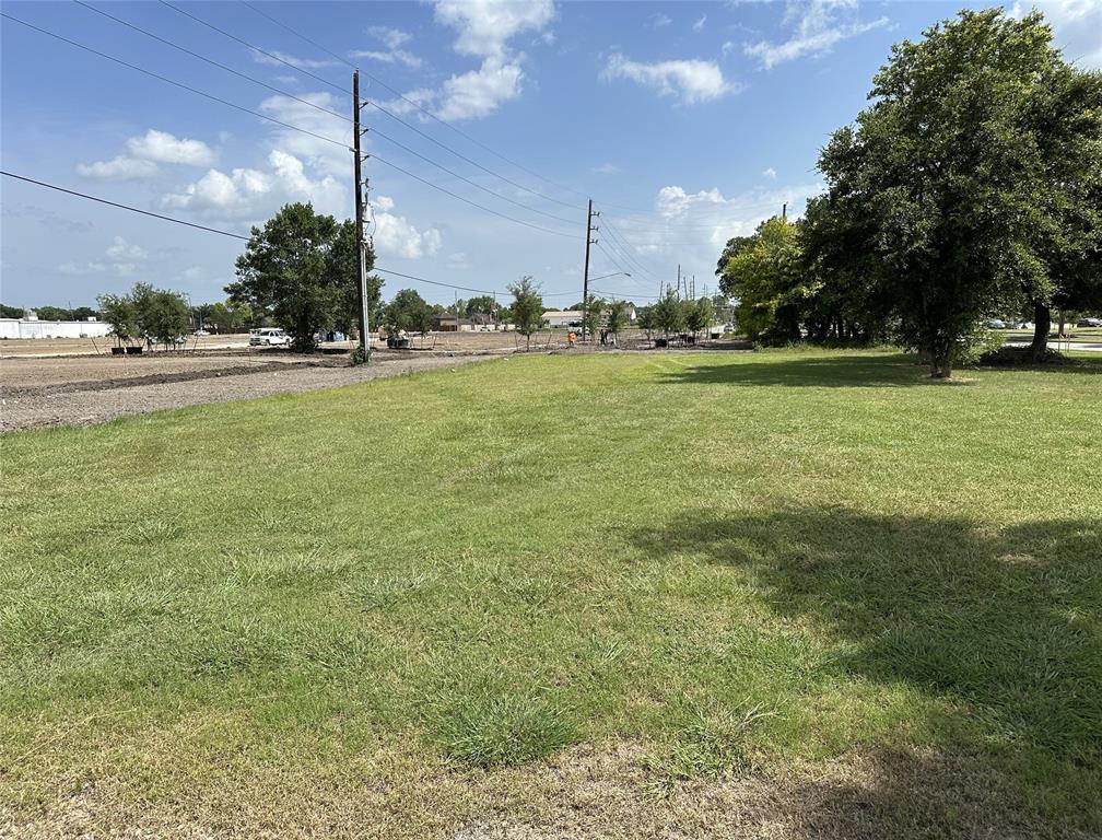 000 Magnolia Parkway, Pearland, Texas image 4