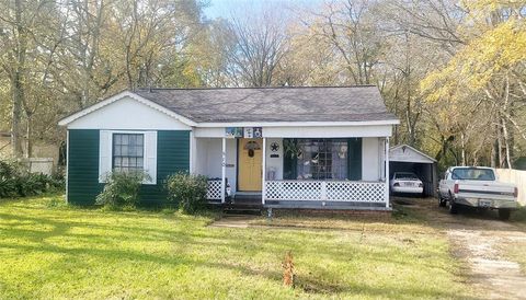 A home in Lufkin