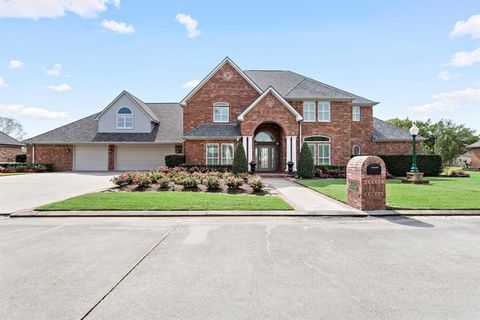 Photo of 145 Greenhead Point Drive, Orange, TX 77630 (MLS # 64060254)