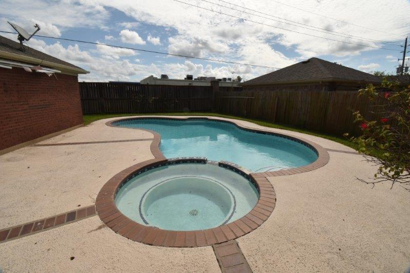 9007 Woodleigh Drive, Houston, Texas image 25