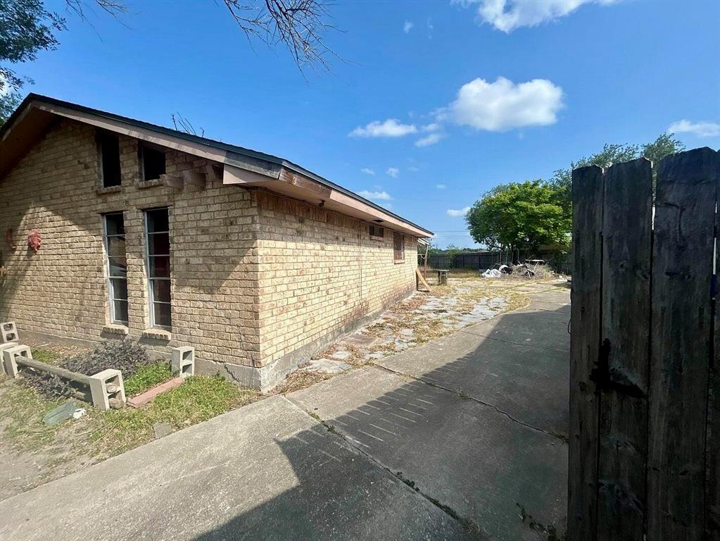11601 Flagstone Circle, Corpus Christi, Texas image 3