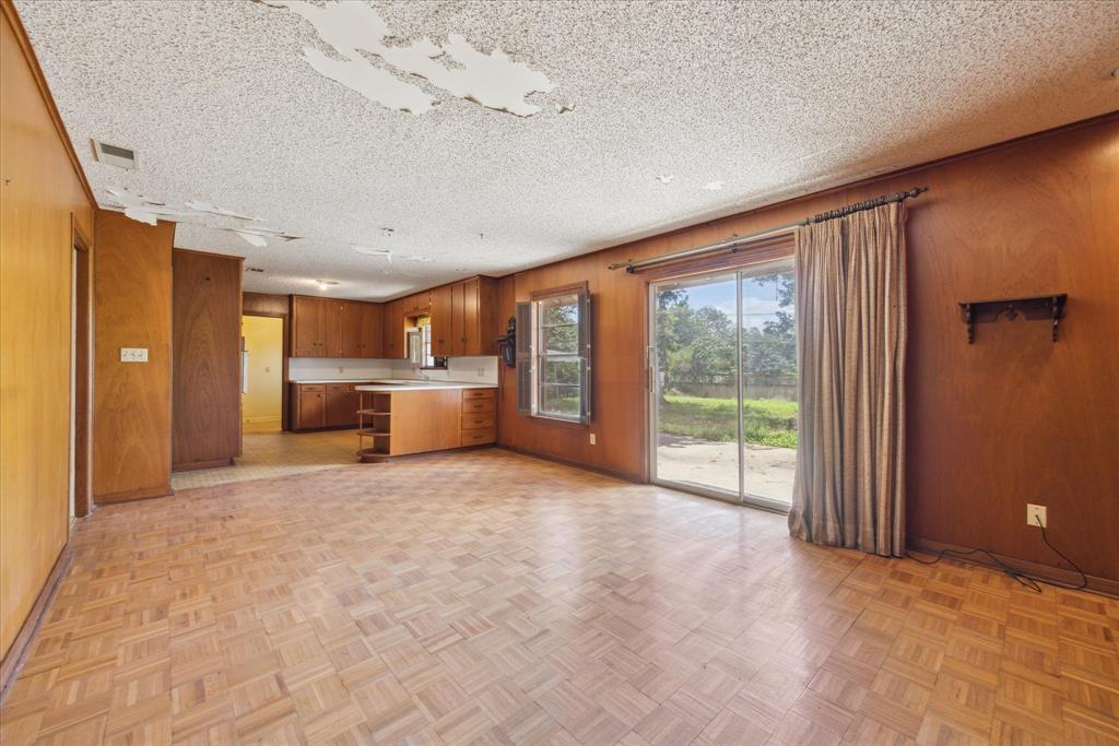 5703 Marilyn Drive
