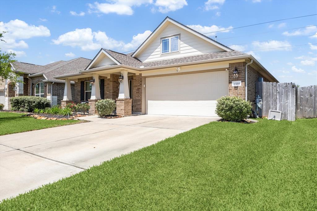13211 Alcott Forest Lane, Rosharon, Texas image 2