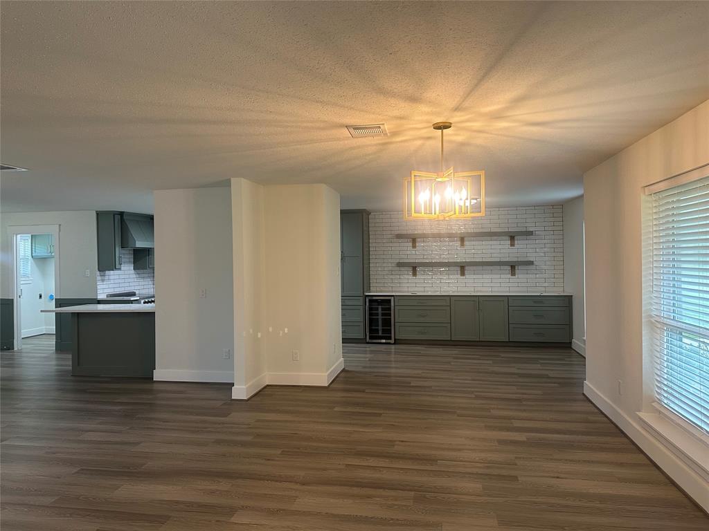 7719 Meadowvale Drive