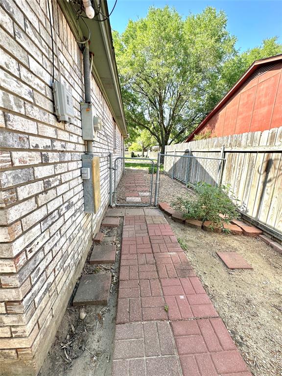 1203 Edgebrook Drive, El Campo, Texas image 27