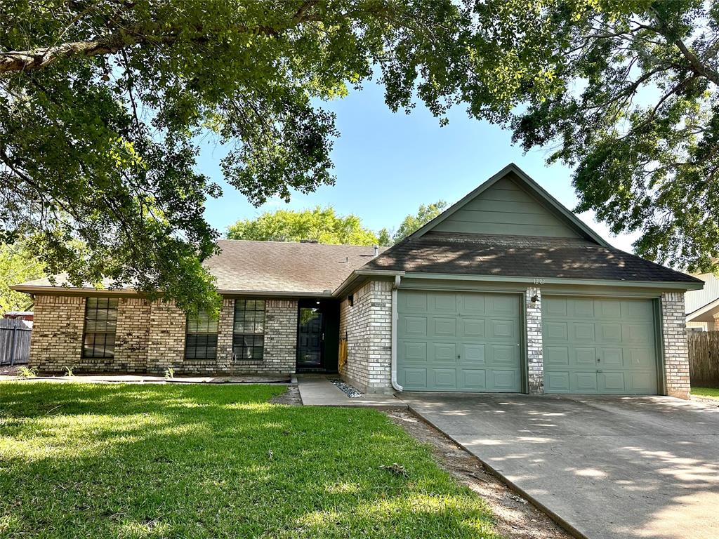 1203 Edgebrook Drive, El Campo, Texas image 29