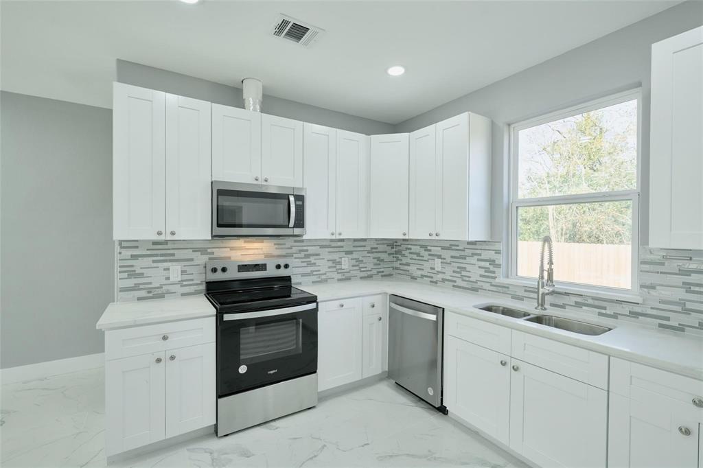 3495 Frontier Raod Rd, Willis, Texas image 13