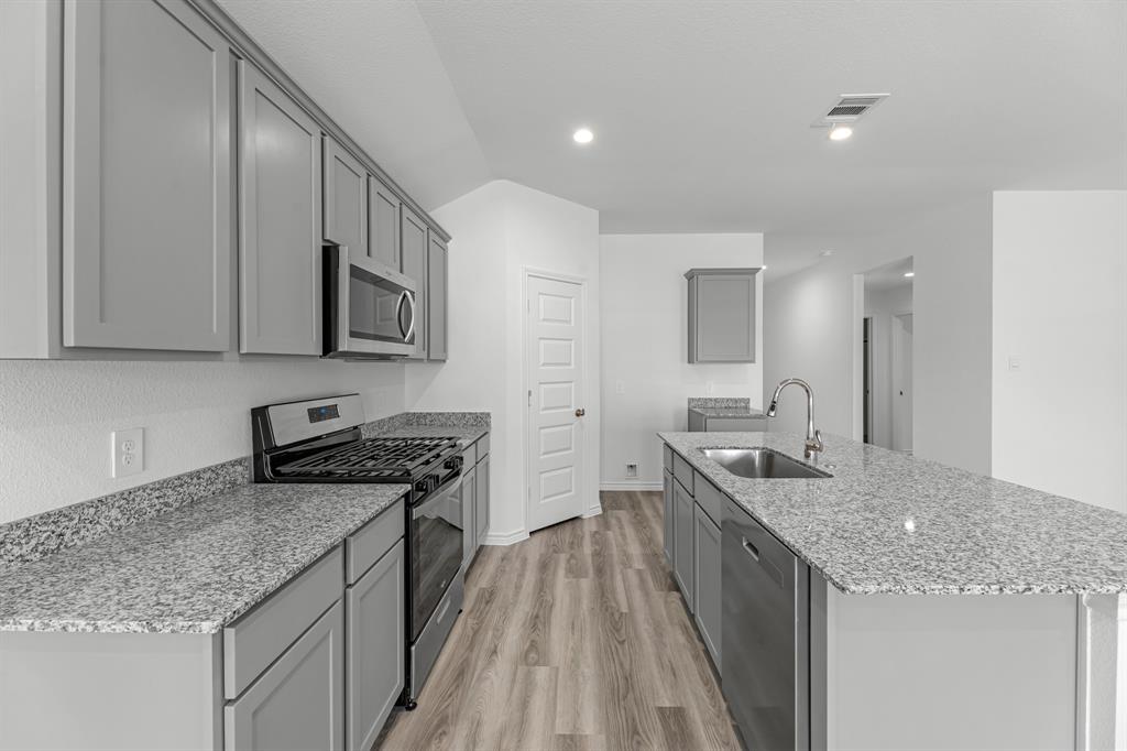 7802 Lavender Jade Drive, Iowa Colony, Texas image 6