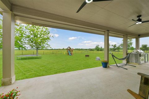 Single Family Residence in Guy TX 16150 County Road 522 37.jpg