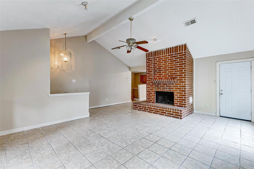 2010 Hickory Glen Drive