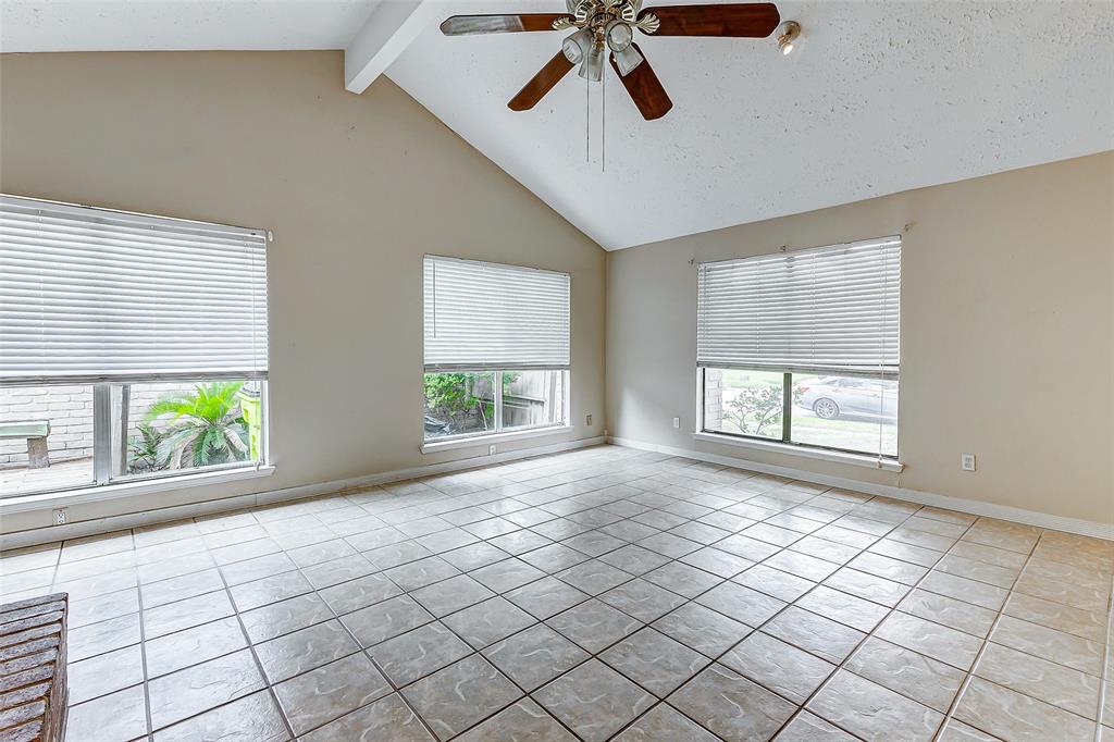 2010 Hickory Glen Drive