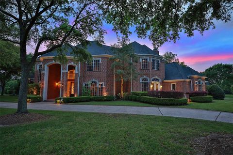 Single Family Residence in Tomball TX 12802 Wondering Forest Drive.jpg