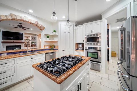 297 Waterford Way Montgomery TX 77356
