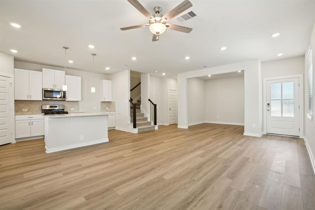595 Avisa Drive, Kemah, Texas image 10
