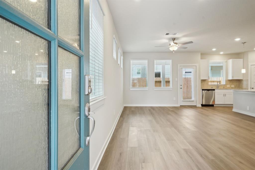595 Avisa Drive, Kemah, Texas image 5