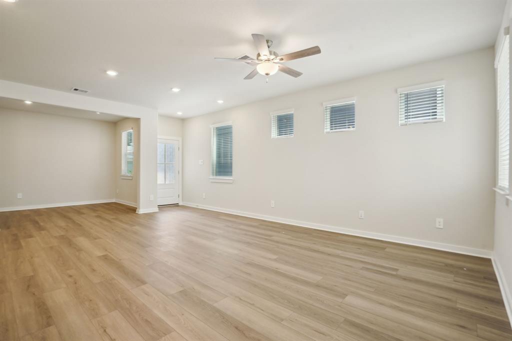 595 Avisa Drive, Kemah, Texas image 9