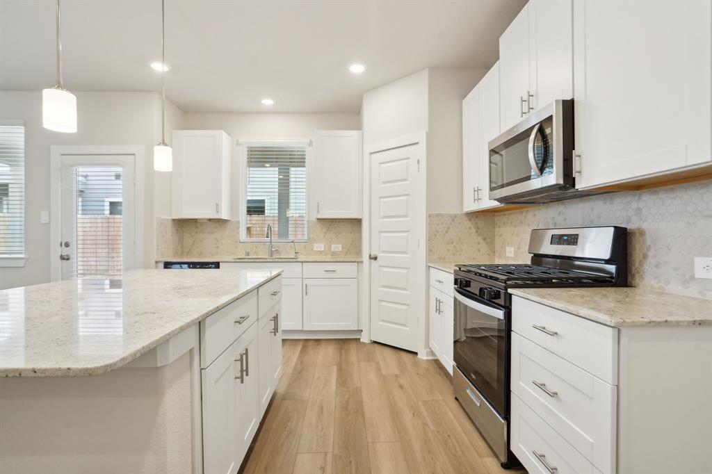 595 Avisa Drive, Kemah, Texas image 17