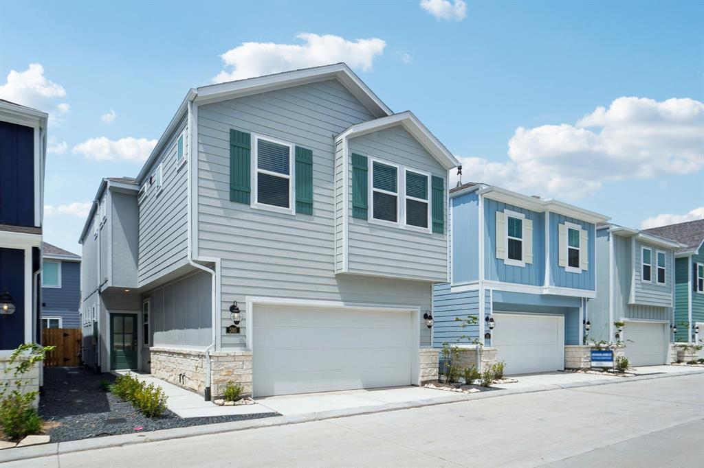 595 Avisa Drive, Kemah, Texas image 1