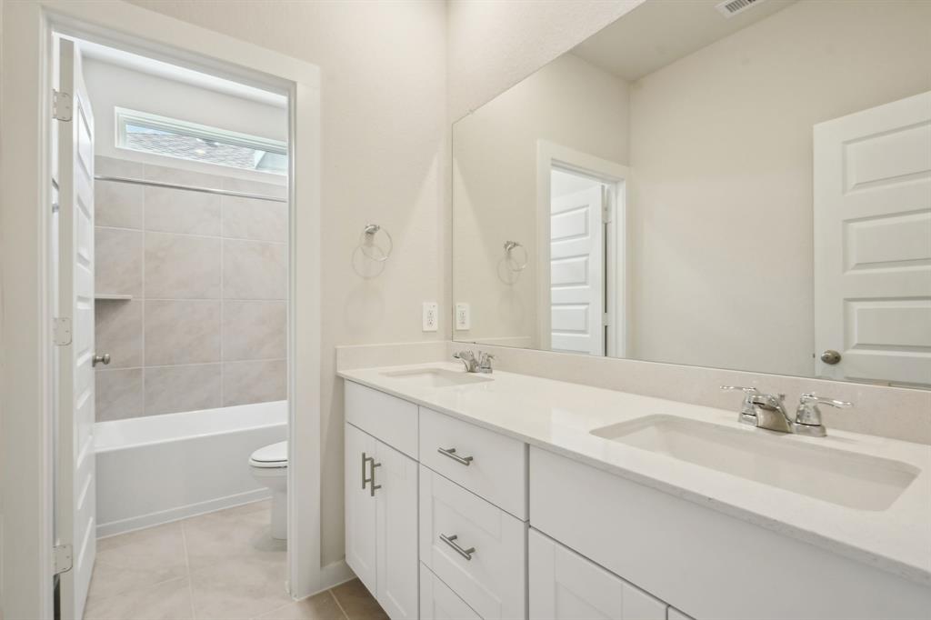 595 Avisa Drive, Kemah, Texas image 30