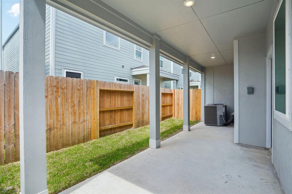 595 Avisa Drive, Kemah, Texas image 36