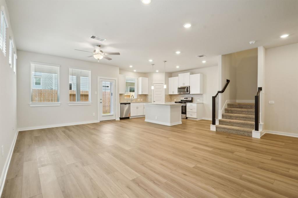 595 Avisa Drive, Kemah, Texas image 6