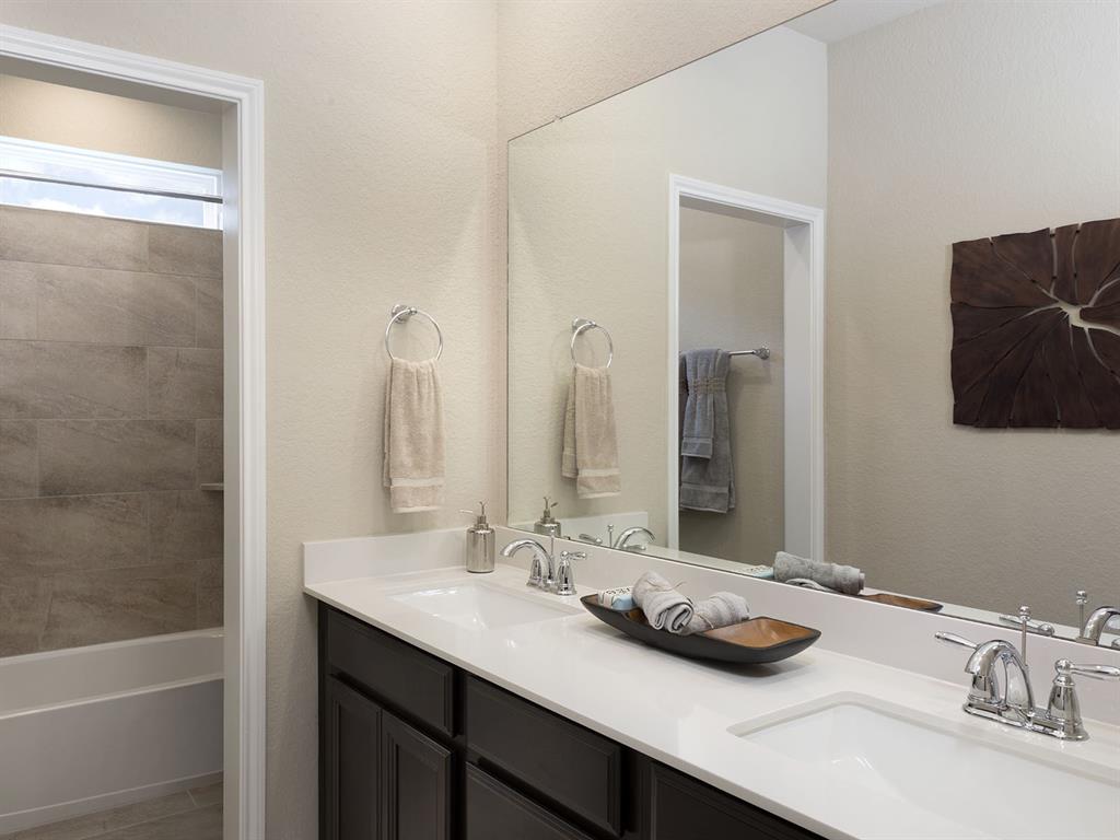 595 Avisa Drive, Kemah, Texas image 8