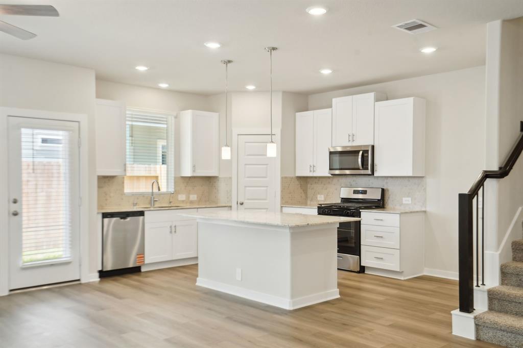 595 Avisa Drive, Kemah, Texas image 15