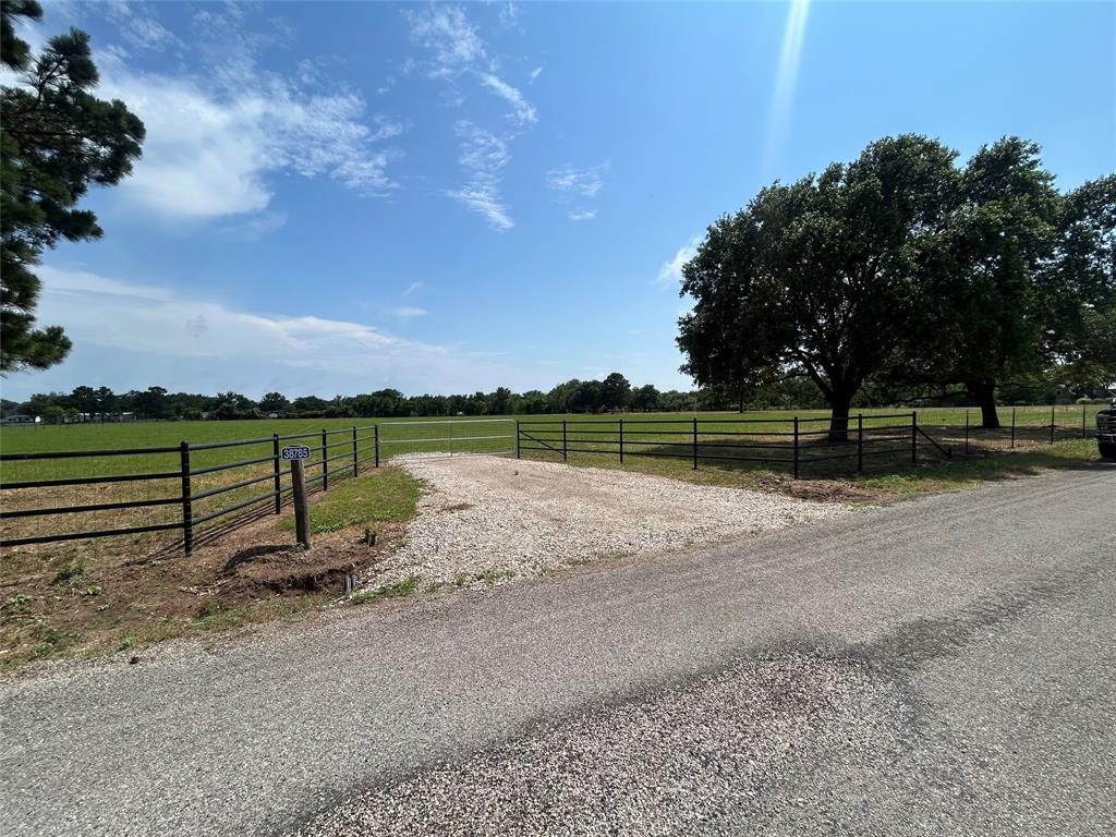 38785 Wiggins Road, Hempstead, Texas image 13