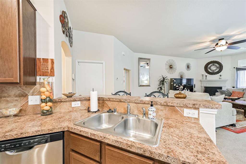 4239 Duneberry Trail, Humble, Texas image 12