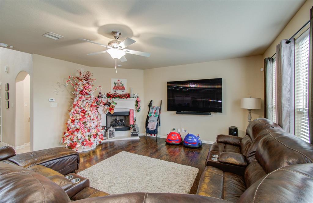 1711 Zeppelin Circle, Deer Park, Texas image 2