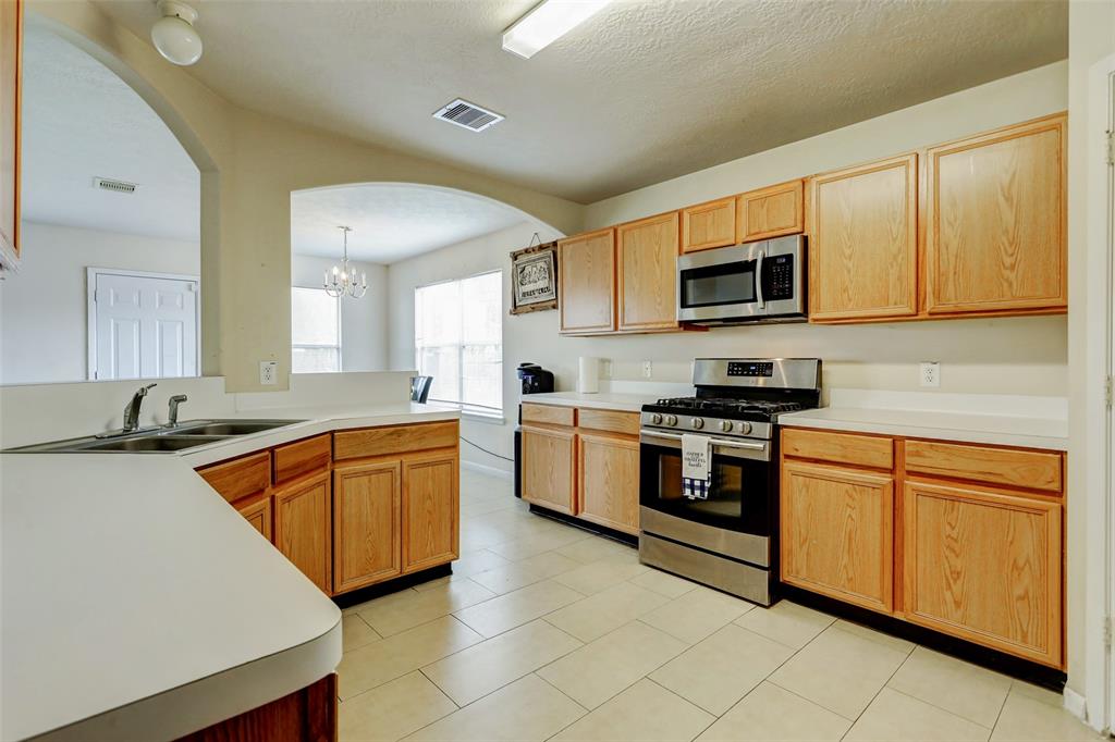 19846 Byron Meadows Drive, Katy, Texas image 7