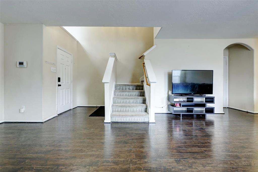 19846 Byron Meadows Drive, Katy, Texas image 4