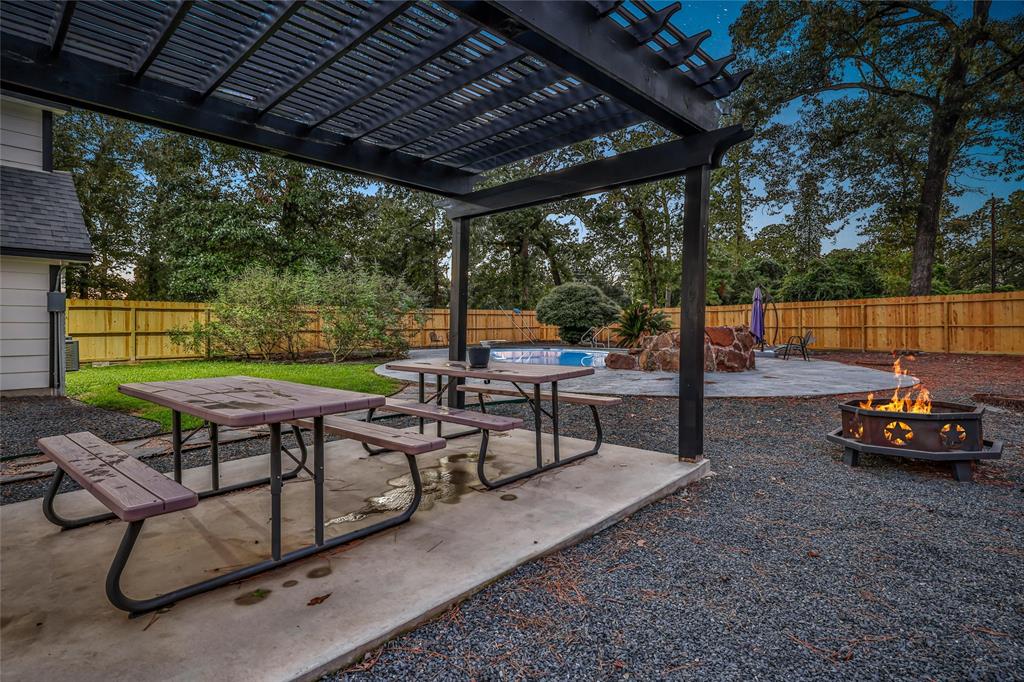 8526 Oakwood Drive, Magnolia, Texas image 6