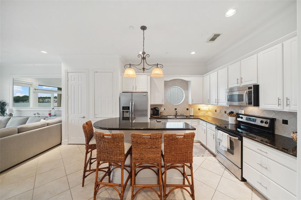 168 Lake Point Boulevard #D204, Conroe, Texas image 7