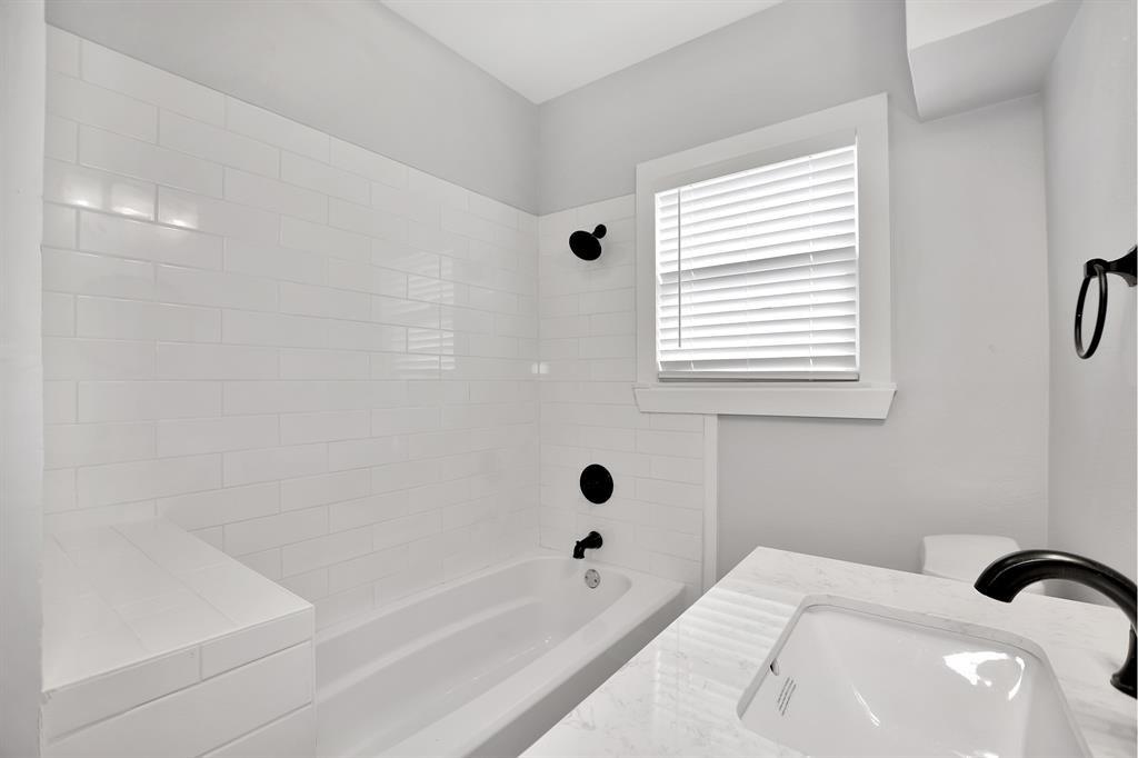 1604 Avenue L, Galveston, Texas image 13