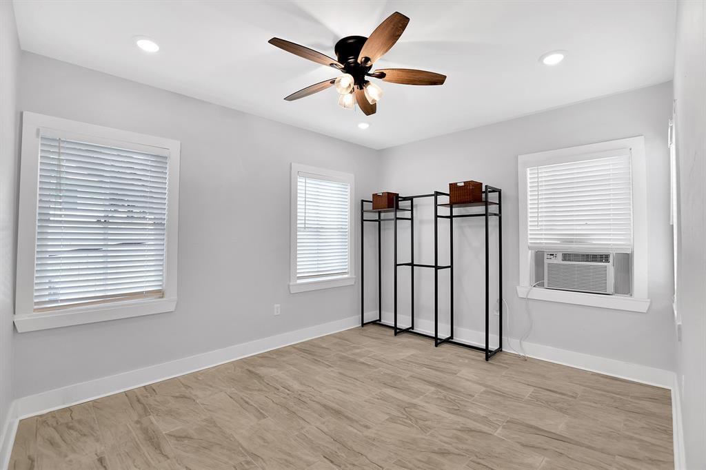 1604 Avenue L, Galveston, Texas image 20