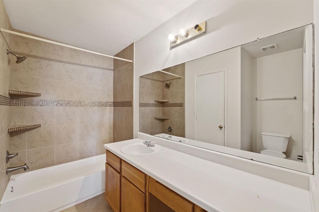 17303 Davenway Drive, Houston, Texas image 9