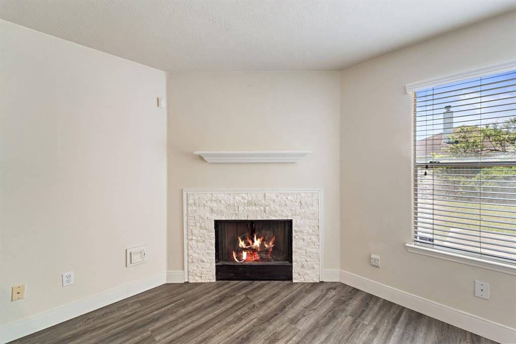 17303 Davenway Drive, Houston, Texas image 4