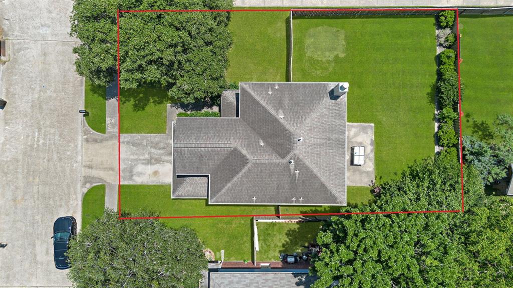 17303 Davenway Drive, Houston, Texas image 2