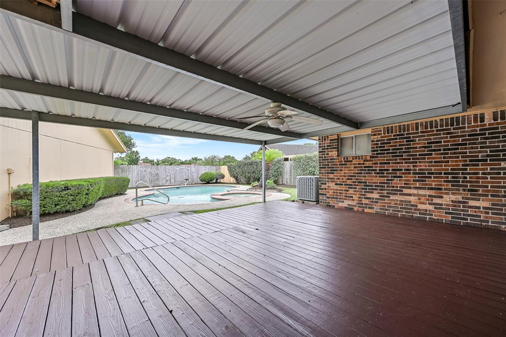 5014 Encino Court, Friendswood, Texas image 23