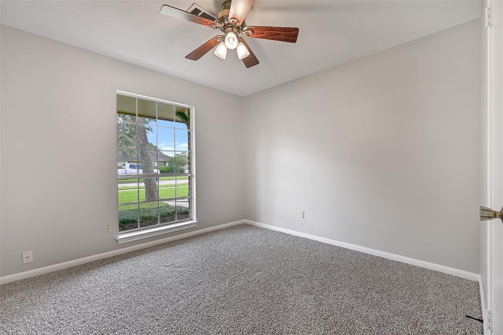 5014 Encino Court, Friendswood, Texas image 19