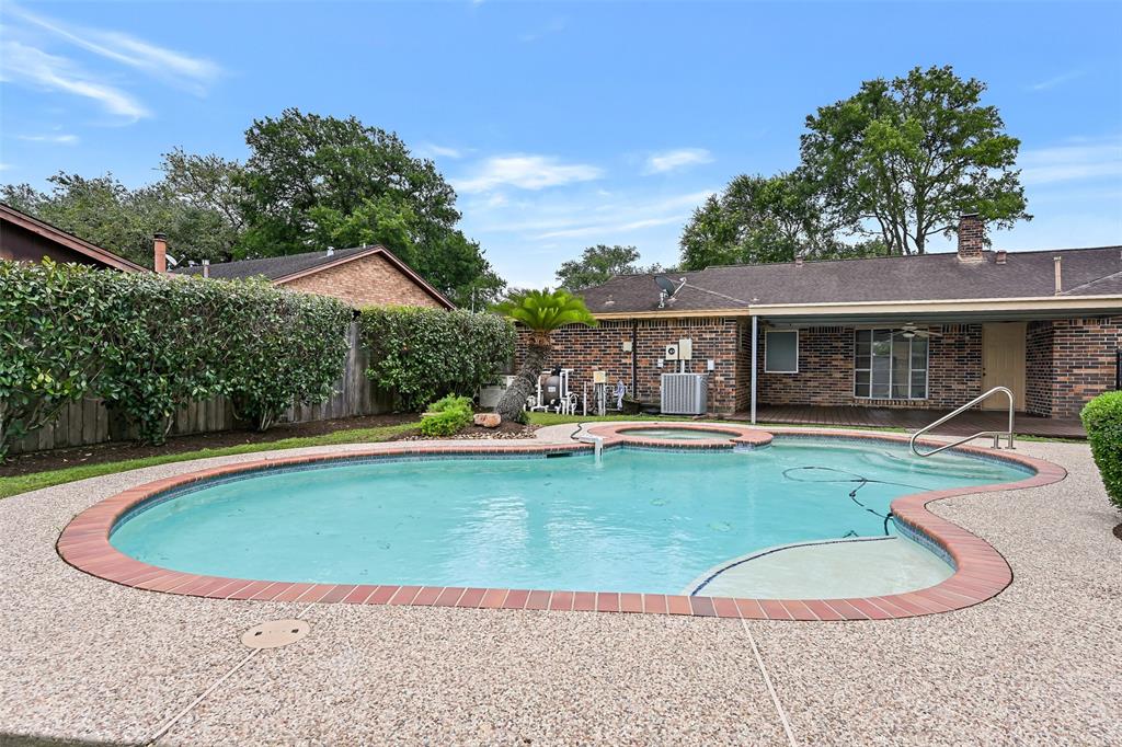 5014 Encino Court, Friendswood, Texas image 29