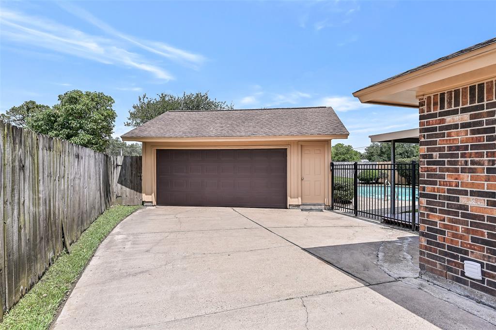 5014 Encino Court, Friendswood, Texas image 28