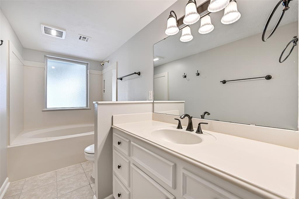 5014 Encino Court, Friendswood, Texas image 20