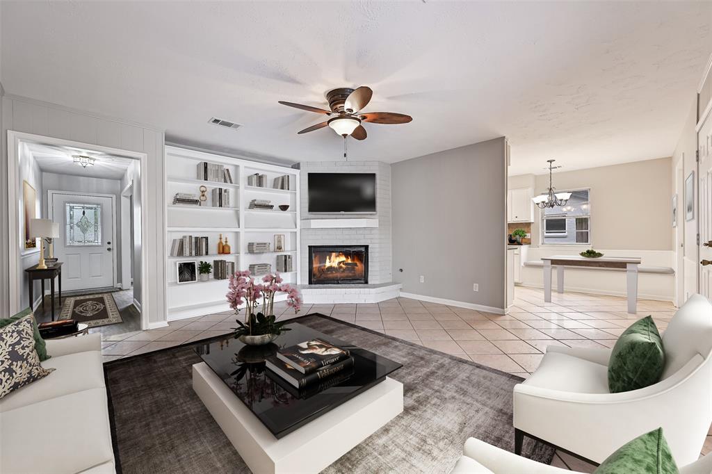 5014 Encino Court, Friendswood, Texas image 12